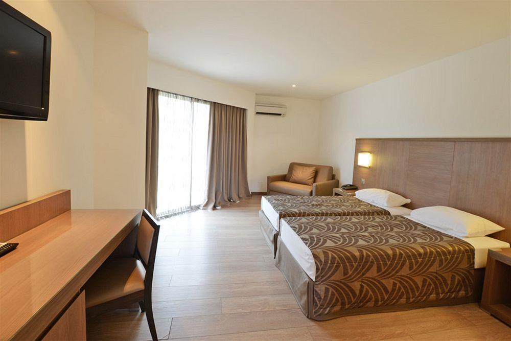 Calvi Hotel Екстер'єр фото