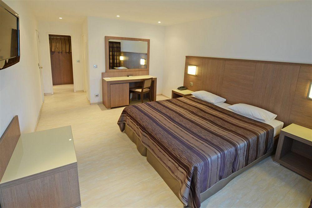 Calvi Hotel Екстер'єр фото
