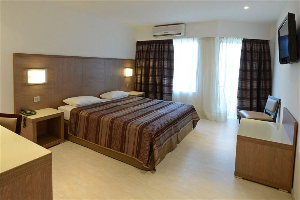 Calvi Hotel Екстер'єр фото
