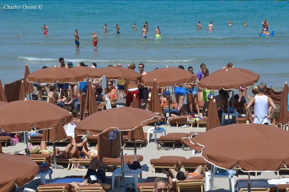 Calvi Hotel Екстер'єр фото